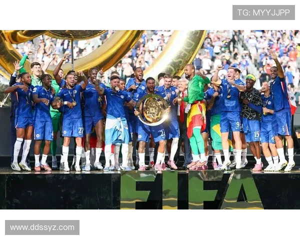 巴黎后卫扎巴尔尼两次送点加领红牌被罚下引发争议比赛风波